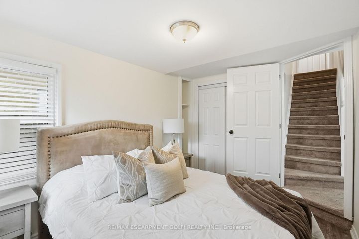 Photo 12 at 190 MEAD Avenue, Parkview, Hamilton