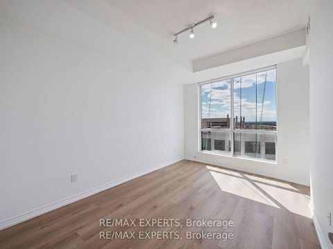 Photo 12 at UPH-06 - 7 Lorraine Drive, Willowdale West, Toronto