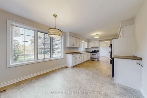 Photo 12 at 61 Beaufort Hills Road, Oak Ridges, Richmond Hill