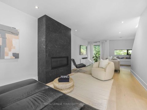 Photo 6 at 125 - 10 Walker Avenue, St. Clair, Toronto