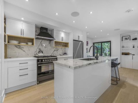 Photo 12 at 125 - 10 Walker Avenue, St. Clair, Toronto