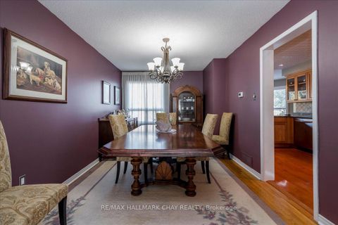 Photo 8 at 21 Barwick Drive, West Bayfield, Barrie