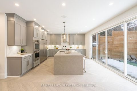 Photo 6 at 3 Bonnyview Drive, Queensway, Toronto