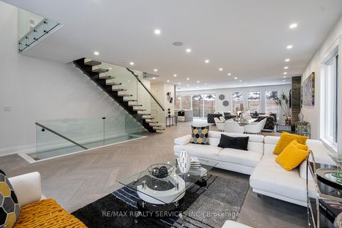 Photo 16 at 3 Bonnyview Drive, Queensway, Toronto