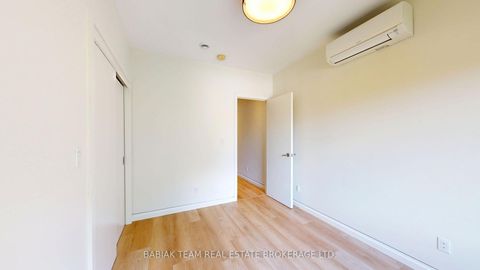 Photo 21 at 3212 Dundas Street W, Junction Area, Toronto