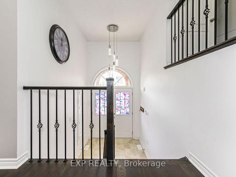 Photo 4 at 856 Wrenwood Drive, Taunton, Oshawa