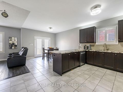 Photo 13 at 856 Wrenwood Drive, Taunton, Oshawa