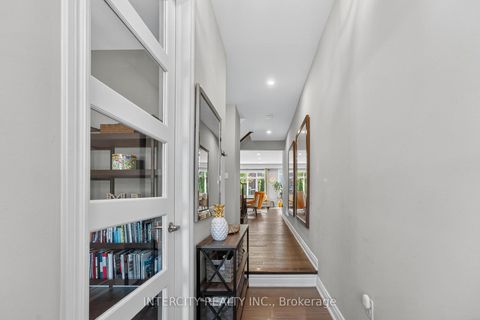 Photo 3 at 14 Great Heron Court, King City, King