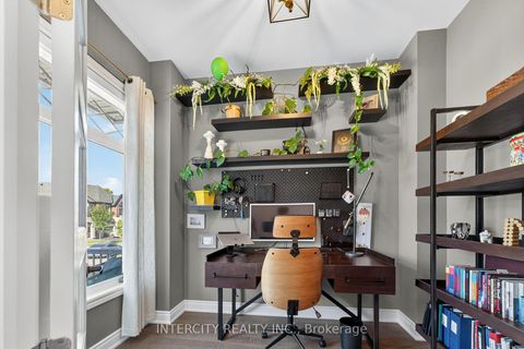 Photo 4 at 14 Great Heron Court, King City, King