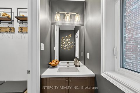 Photo 6 at 14 Great Heron Court, King City, King