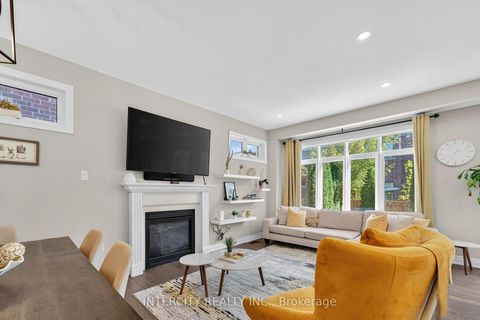 Photo 10 at 14 Great Heron Court, King City, King