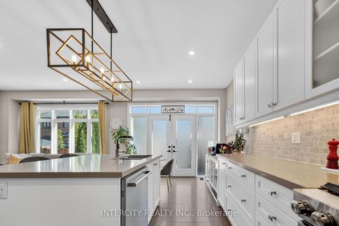 Photo 21 at 14 Great Heron Court, King City, King