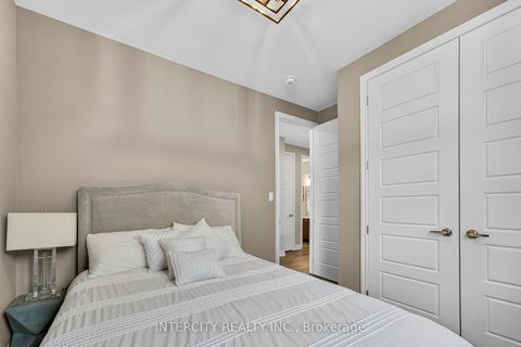 Photo 30 at 14 Great Heron Court, King City, King