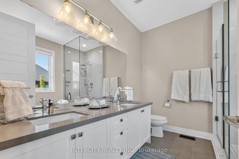 Photo 34 at 14 Great Heron Court, King City, King