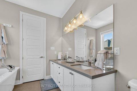 Photo 35 at 14 Great Heron Court, King City, King