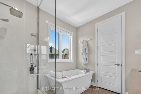 Photo 36 at 14 Great Heron Court, King City, King