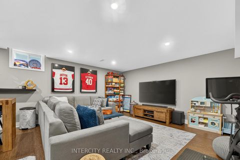 Photo 45 at 14 Great Heron Court, King City, King