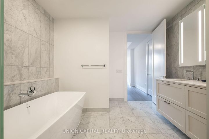 Photo 19 at 19 - 399 Royal Orchard Boulevard, Royal Orchard, Markham