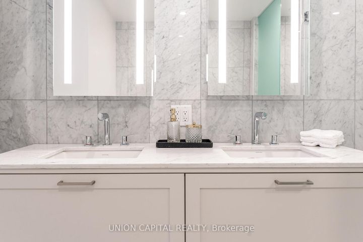 Photo 20 at 19 - 399 Royal Orchard Boulevard, Royal Orchard, Markham