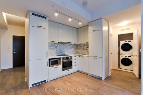 Photo 3 at 1102 - 38 Honeycrisp Crescent, Vaughan Corporate Centre, Vaughan