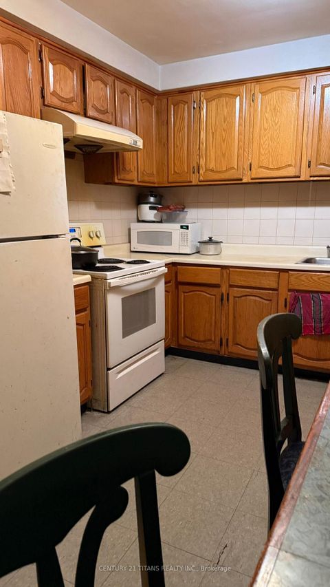 Photo 10 at 3541 St Clair Avenue E, Birchmount, Toronto