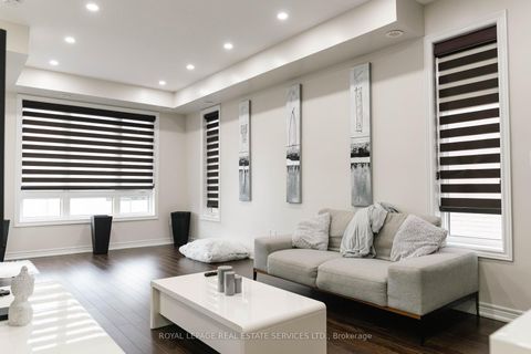 Photo 8 at 13 - 9621 Jane Street, Maple, Vaughan