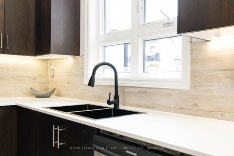 Photo 16 at 13 - 9621 Jane Street, Maple, Vaughan