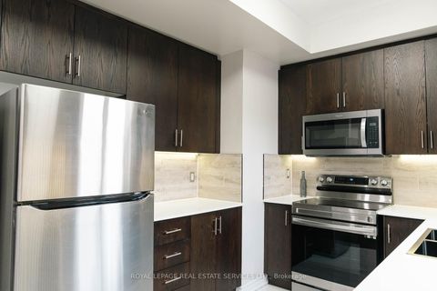 Photo 19 at 13 - 9621 Jane Street, Maple, Vaughan