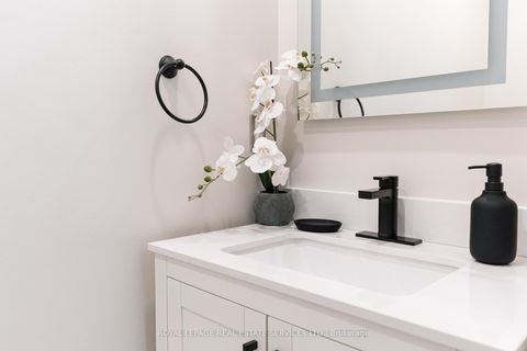 Photo 22 at 13 - 9621 Jane Street, Maple, Vaughan