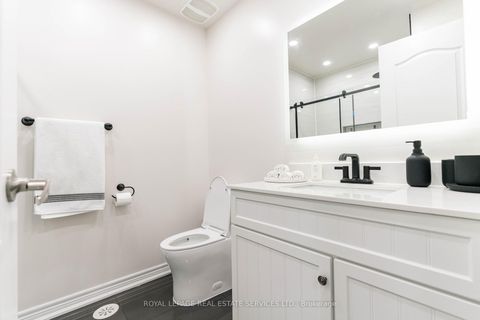 Photo 32 at 13 - 9621 Jane Street, Maple, Vaughan