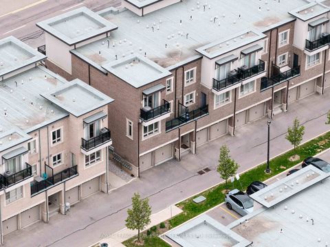 Photo 36 at 13 - 9621 Jane Street, Maple, Vaughan