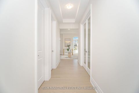 Photo 7 at 30 Ballantyne Boulevard, Vellore Village, Vaughan