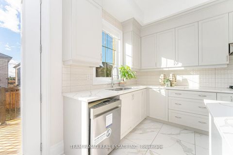 Photo 19 at 30 Ballantyne Boulevard, Vellore Village, Vaughan