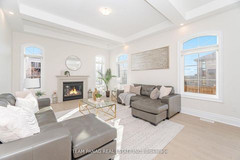 Photo 26 at 30 Ballantyne Boulevard, Vellore Village, Vaughan