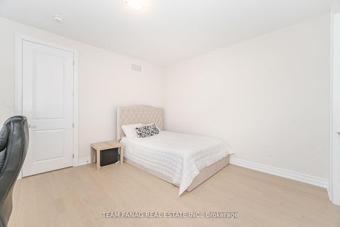 Photo 34 at 30 Ballantyne Boulevard, Vellore Village, Vaughan