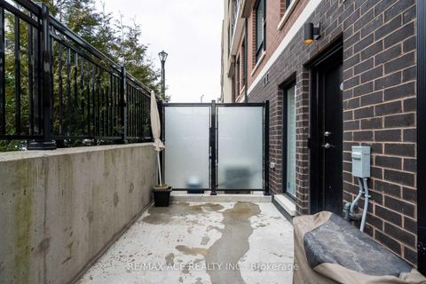 Photo 3 at 119 - 510 Kingbird Grove, Rouge E11, Toronto