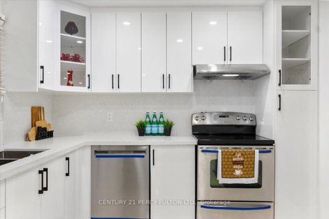 Photo 7 at 99 Palmdale Drive, Sullivan, Toronto