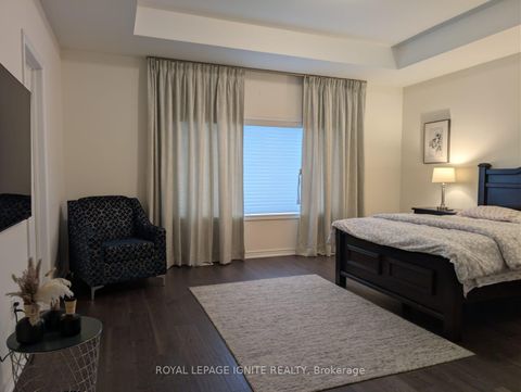 Photo 2 at 31 Canard Drive, Kleinburg, Vaughan