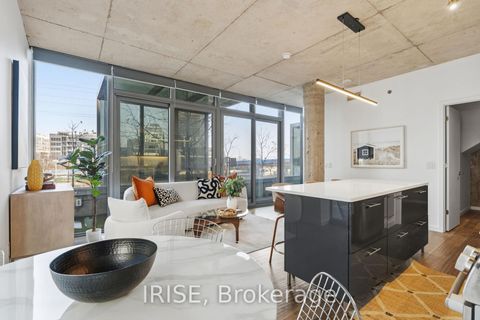 Photo 10 at 201 - 32 Trolley Crescent, Moss Park, Toronto