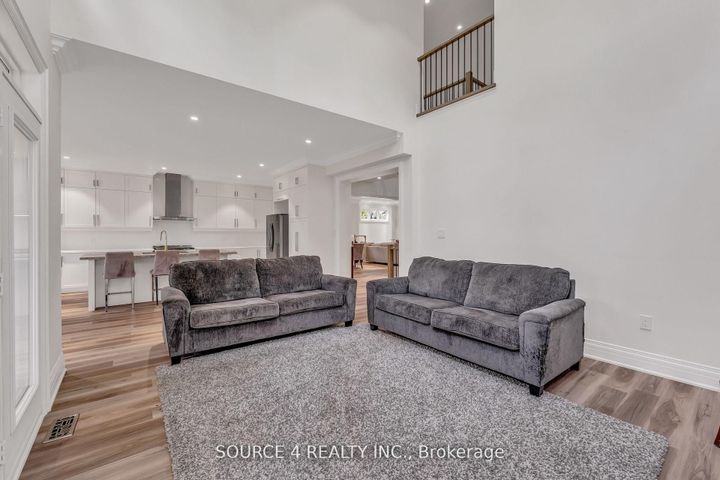 Photo 14 at 1409 Tansley Drive, WO West, Oakville