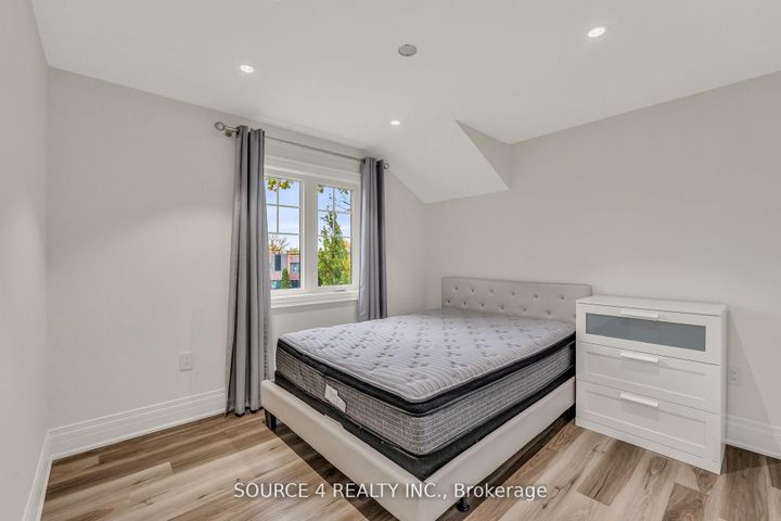 Photo 24 at 1409 Tansley Drive, WO West, Oakville