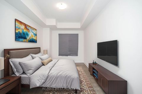 Photo 4 at 20 - 39 John Perkins Bull Drive, CFB, Toronto