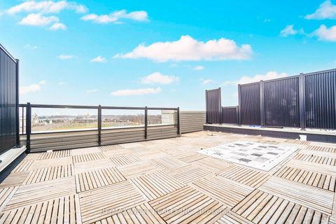 Photo 7 at 20 - 39 John Perkins Bull Drive, CFB, Toronto