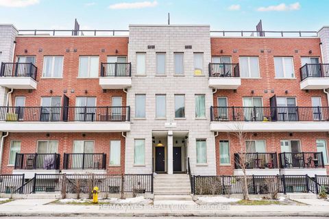 Photo 8 at 20 - 39 John Perkins Bull Drive, CFB, Toronto