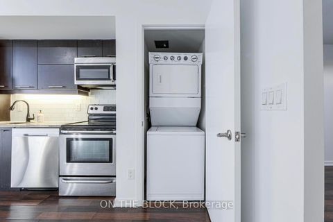 Photo 11 at 302 - 38 Joe Shuster Way, South Parkdale, Toronto