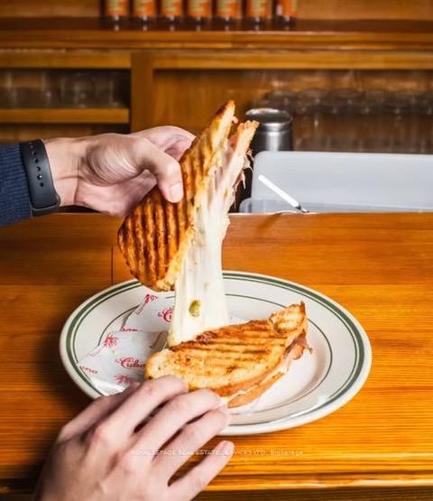 Photo 10 at 92 OSSINGTON Avenue, Bellwoods, Toronto