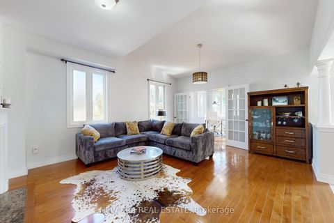 Photo 2 at 1031 Lake Drive N, Historic Lakeshore Communities, Georgina