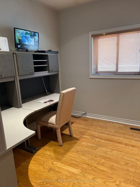 Photo 8 at 171 Shaftsbury Avenue, Westbrook, Richmond Hill