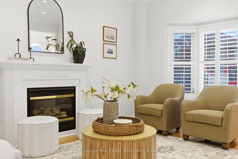 Photo 6 at 17 Walden Street, Middlefield, Markham