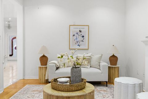 Photo 9 at 17 Walden Street, Middlefield, Markham